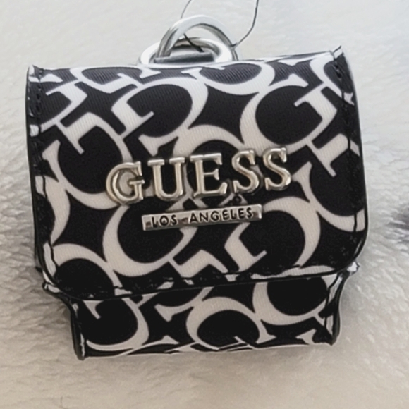 GUESS AIRPODS CASE ! - Picture 1 of 9
